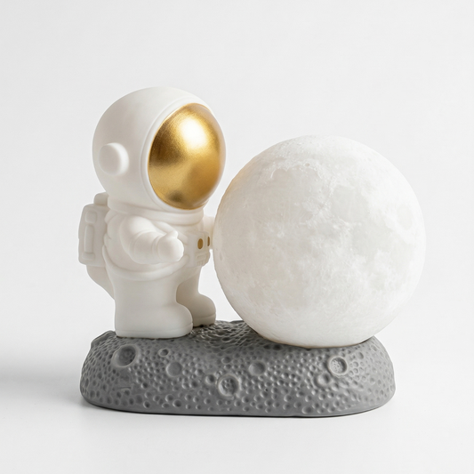 Luce Notturna Astronauta sulla Luna - Lampada LED Creativa per Bambini